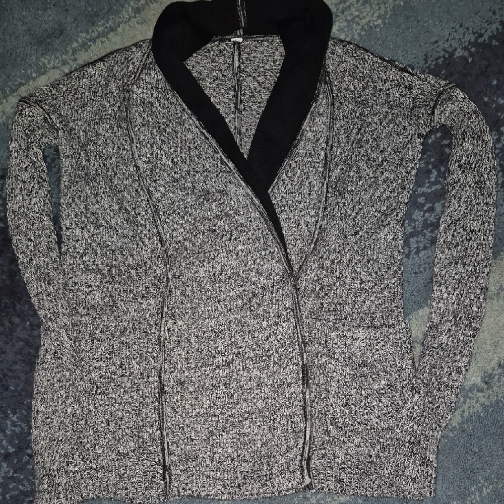 Lululemon Athletica POST PRACTICE Cardigan Size 6/8 See Measurement